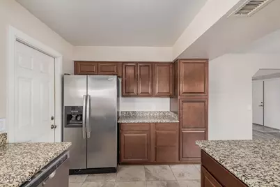 300 W El Alba Way, Chandler, AZ 85225 - Photo 8