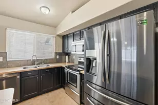 860 N Cholla St, Chandler, AZ 85224 - Photo 4