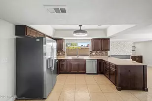 5109 E Laurel Ln, Scottsdale, AZ 85254 - Photo 12