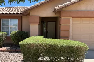 2213 S Tucana Ln, Gilbert, AZ 85295 - Photo 2