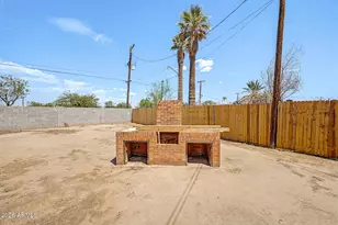 122 W Roeser Rd, Phoenix, AZ 85041 - Photo 20