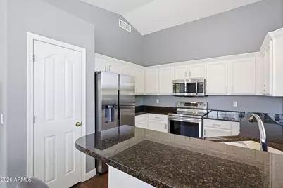 26249 N 43rd Place, Phoenix, AZ 85050 - Photo 8