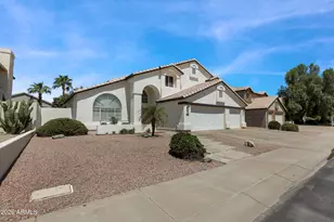 3628 E Cedarwood Ln, Phoenix, AZ 85048 - Photo 2