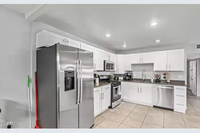 2031 E Orange Street, Tempe, AZ 85281 - Photo 8