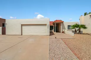 2604 S Siesta Dr, Tempe, AZ 85282 - Photo 2