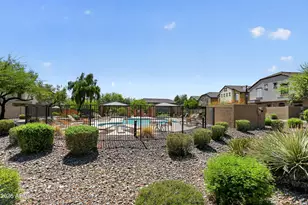 2725 E Mine Creek Rd, Phoenix, AZ 85024 - Photo 20