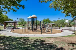 2725 E Mine Creek Rd, Phoenix, AZ 85024 - Photo 28