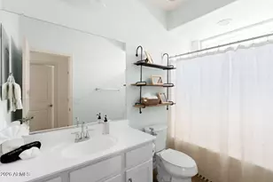 2437 E Alta Vista Rd, Phoenix, AZ 85042 - Photo 10