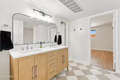 3737 E Turney Avenue #226, Phoenix, AZ 85018 - Photo 10