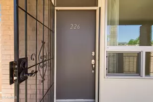 3737 E Turney Ave, Phoenix, AZ 85018 - Photo 2