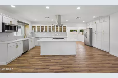 1121 W Bethany Home Road, Phoenix, AZ 85013 - Photo 1