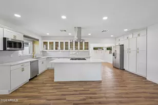 1121 W Bethany Home Rd, Phoenix, AZ 85013 - Photo 1