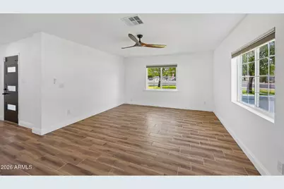 1121 W Bethany Home Road, Phoenix, AZ 85013 - Photo 6