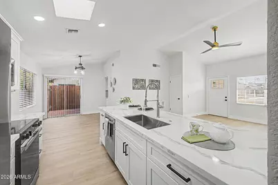 2929 E Broadway Road #87, Mesa, AZ 85204 - Photo 8
