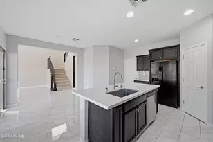 2546 W Cordia Ln, Phoenix, AZ 85085 - Photo 4