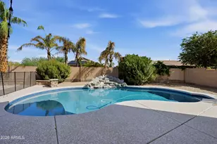 2546 W Cordia Ln, Phoenix, AZ 85085 - Photo 30