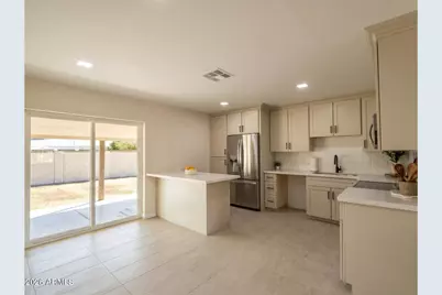 4147 W Echo Lane, Phoenix, AZ 85051 - Photo 10