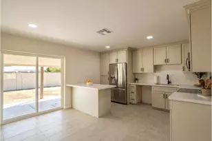 4147 W Echo Ln, Phoenix, AZ 85051 - Photo 10