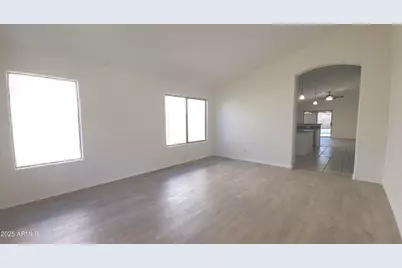 845 W Vaughn Avenue, Gilbert, AZ 85233 - Photo 4
