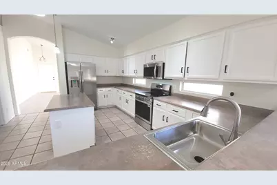 845 W Vaughn Avenue, Gilbert, AZ 85233 - Photo 12