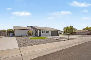 4139 W Desert Hills Dr, Phoenix, AZ 85029 - Photo 2
