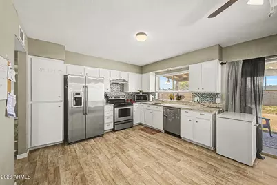 4218 N 82nd Drive, Phoenix, AZ 85033 - Photo 10