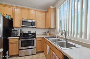 6748 W Charter Oak Rd, Peoria, AZ 85381 - Photo 10
