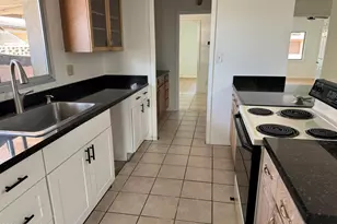 3437 W Acoma Dr, Phoenix, AZ 85053 - Photo 4