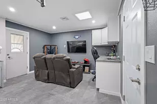10421 W Concho Cir, Sun City, AZ 85373 - Photo 14