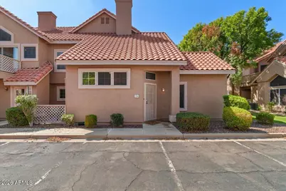 1633 E Lakeside Drive #76, Gilbert, AZ 85234 - Photo 2