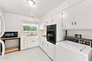 12059 N St Annes Dr, Sun City, AZ 85351 - Photo 14