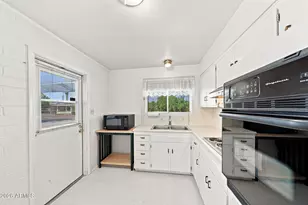 12059 N St Annes Dr, Sun City, AZ 85351 - Photo 16
