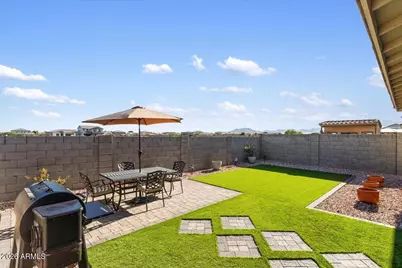 19145 W San Miguel Avenue, Litchfield Park, AZ 85340 - Photo 4