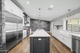 301 W Moon Valley Dr, Phoenix, AZ 85023 - Photo 18