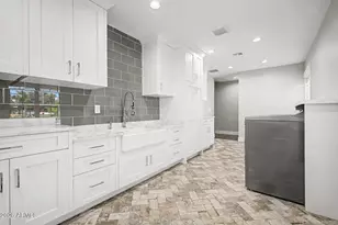 301 W Moon Valley Dr, Phoenix, AZ 85023 - Photo 56