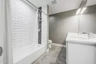 301 W Moon Valley Dr, Phoenix, AZ 85023 - Photo 50