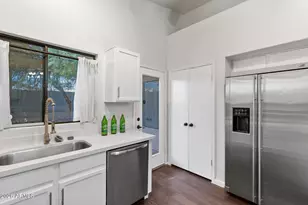 8814 W Shaw Butte Dr, Peoria, AZ 85345 - Photo 22