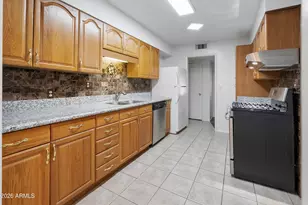 10602 N 103rd Ave, Sun City, AZ 85351 - Photo 16