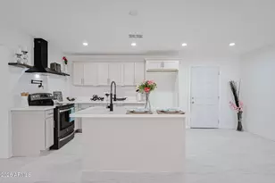 4212 N 47th Dr, Phoenix, AZ 85031 - Photo 8
