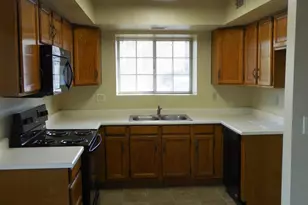 6126 W Maui Ln, Glendale, AZ 85306 - Photo 12