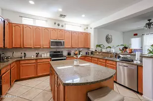 8888 W Rosewood Hills, Peoria, AZ 85383 - Photo 12