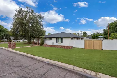 128 E Myrtle Avenue, Phoenix, AZ 85020 - Photo 2
