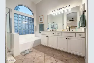 131 N Del Pueblo Place, Chandler, AZ 85226 - Photo 2