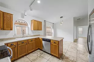 43924 W Cahill Dr, Maricopa, AZ 85138 - Photo 10