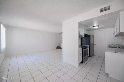 5246 N 42nd Lane, Phoenix, AZ 85019 - Photo 8