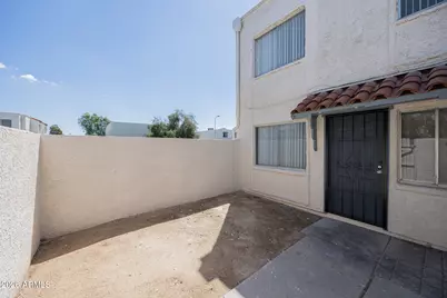 5246 N 42nd Lane, Phoenix, AZ 85019 - Photo 2