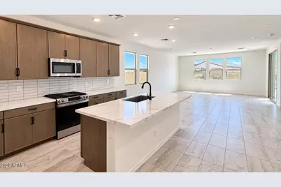 21329 W Edgemont Avenue, Buckeye, AZ 85396 - Photo 2