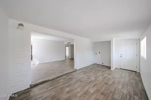3119 W Country Gables Dr, Phoenix, AZ 85053 - Photo 22