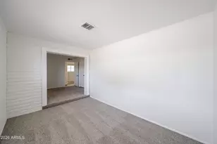 3119 W Country Gables Dr, Phoenix, AZ 85053 - Photo 36