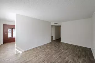 3119 W Country Gables Dr, Phoenix, AZ 85053 - Photo 12